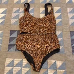 Old Navy Reversible Two Piece size medium